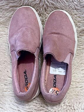 Soda Soft Pink Sneakers plus extra shoes 🆓